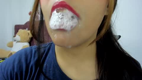 Snapshot of veky_saliva01 chatting on December 22, 1:55 pm camila online show from December 22, 1:55 pm