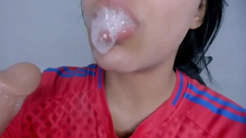 Snapshot of veky_saliva01 chatting on August 8, 4:47 am camila online show from August 8, 4:47 am