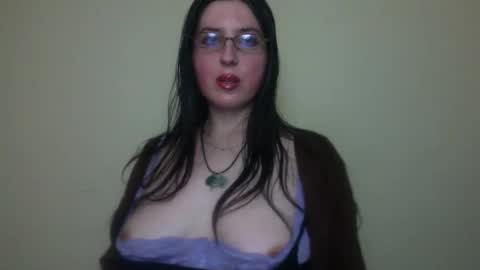 Snapshot of velira_ chatting on December 18, 6:41 am velira_ online show from December 18, 6:41 am