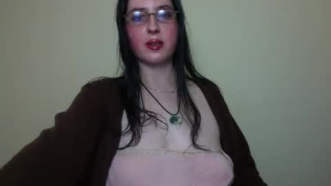 Snapshot of velira_ chatting on December 23, 4:10 am velira_ online show from December 23, 4:10 am