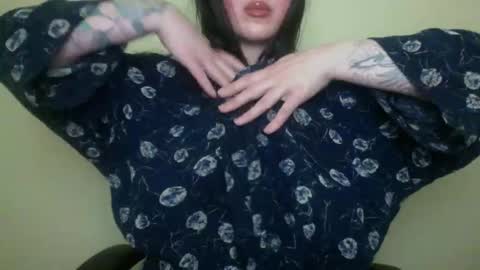 Snapshot of velira_ chatting on March 2, 5:08 am velira_ online show from March 2, 5:08 am