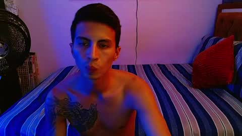 velk_hot1 online show from May 23, 4:44 pm