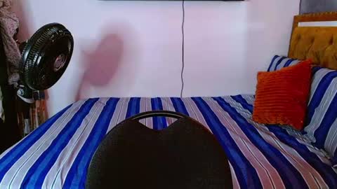 velk_hot1 online show from June 9, 8:09 pm