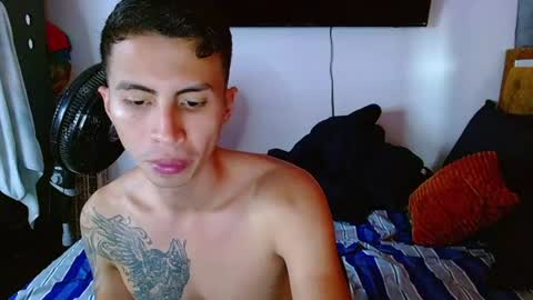 velk_hot1 online show from August 3, 12:32 pm