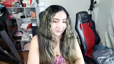 Snapshot of vellarossa chatting on May 10, 5:01 am Im VelaI will be Christmas and New Year with my family December 22 to January 13 I will miss you guys. online show from May 10, 5:01 am