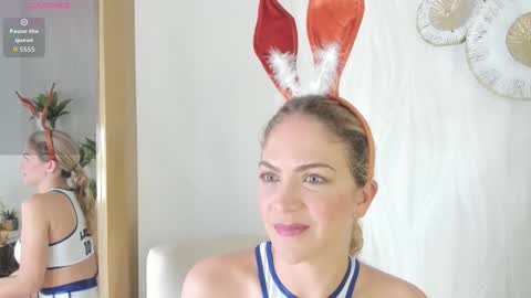 Snapshot of velora_ chatting on November 2, 3:09 am Velora online show from November 2, 3:09 am