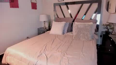 veluna_ online show from July 2, 11:16 am