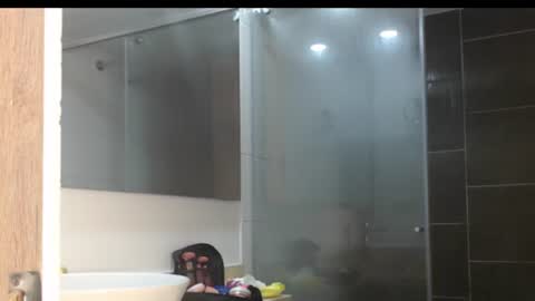 veluna_ online show from July 27, 4:58 pm