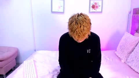 Snapshot of veluniliore chatting on June 1, 7:04 pm Veluni online show from June 1, 7:04 pm