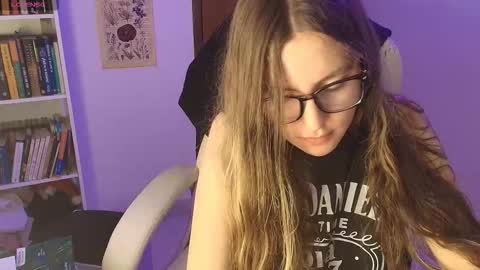 Sophi  online show from March 2, 7:15 am