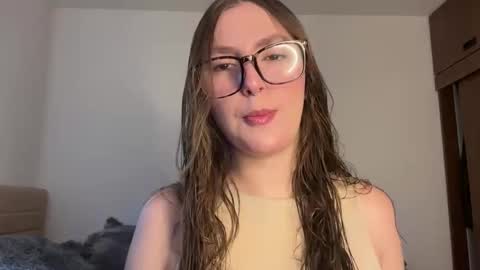 Snapshot of velvet__moon chatting on June 3, 6:02 pm Sophi online show from June 3, 6:02 pm