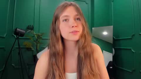 Snapshot of velvet_cherry chatting on February 26, 2:57 pm velvet_cherry online show from February 26, 2:57 pm