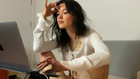 Snapshot of velvet_debt chatting on February 17, 2:30 am Jess online show from February 17, 2:30 am