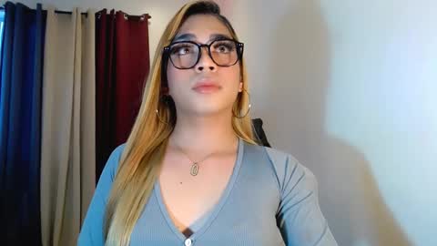 Snapshot of velvet_delux69 chatting on October 11, 11:03 pm velvet_delux69 online show from October 11, 11:03 pm