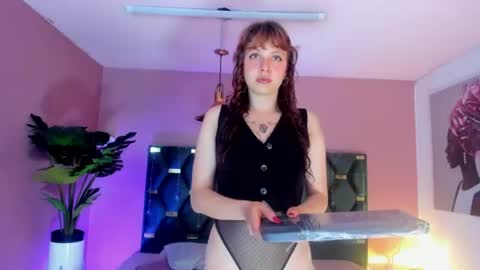 Isabella  online show from June 9, 11:44 am