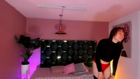 Snapshot of velvet_dreams_ chatting on June 19, 11:47 am Isabella online show from June 19, 11:47 am