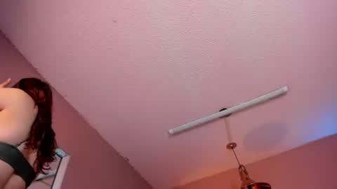 Snapshot of velvet_dreams_ chatting on July 24, 12:14 pm Isabella online show from July 24, 12:14 pm
