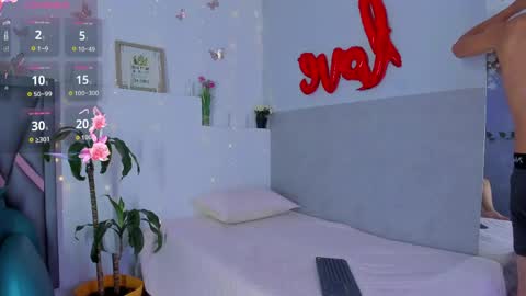 Snapshot of velvet_duo23 chatting on May 31, 11:50 am Stefany Y Diego online show from May 31, 11:50 am