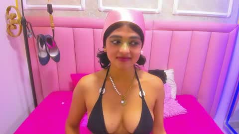 Snapshot of velvet_giirll chatting on June 30, 4:52 pm velvet_giirll online show from June 30, 4:52 pm