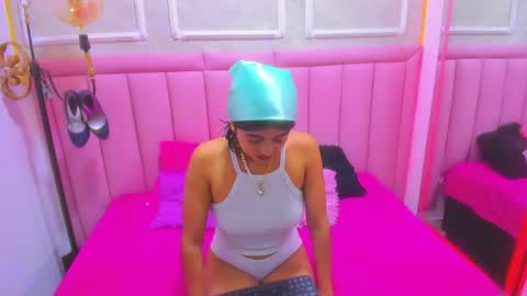 Snapshot of velvet_giirll chatting on July 2, 3:51 pm velvet_giirll online show from July 2, 3:51 pm