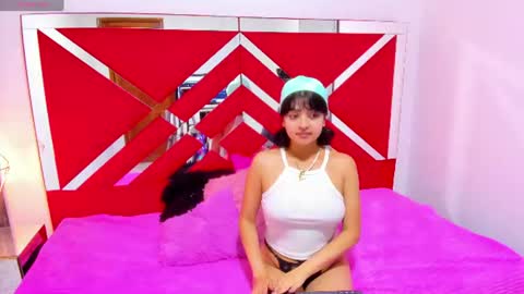 Snapshot of velvet_giirll chatting on July 21, 3:36 pm velvet_giirll online show from July 21, 3:36 pm