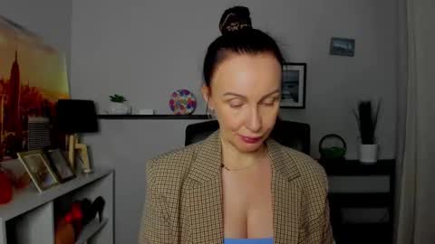 Jasmine online show from October 23, 5:40 am