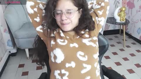 velvet_moon_v online show from March 14, 1:38 pm