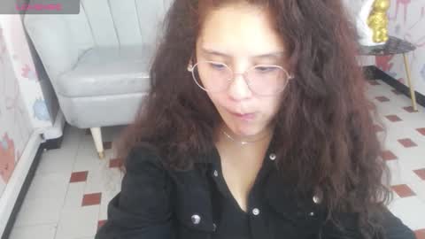 Snapshot of velvet_moon_v chatting on March 20, 12:43 pm velvet_moon_v online show from March 20, 12:43 pm