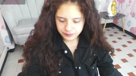 Snapshot of velvet_moon_v chatting on April 1, 1:12 pm velvet_moon_v online show from April 1, 1:12 pm