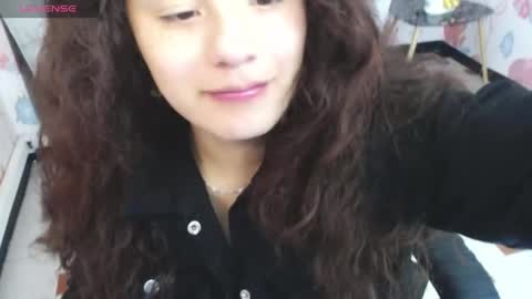 Snapshot of velvet_moon_v chatting on April 1, 1:41 pm velvet_moon_v online show from April 1, 1:41 pm