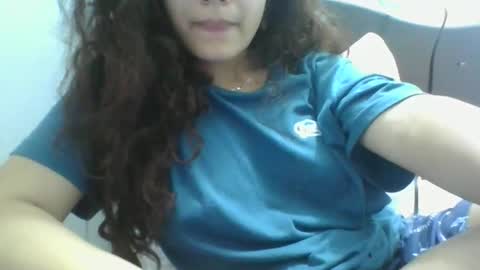 Snapshot of velvet_moon_v chatting on April 15, 4:52 am velvet_moon_v online show from April 15, 4:52 am