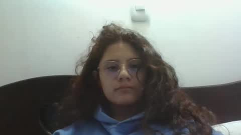 Snapshot of velvet_moon_v chatting on April 22, 6:16 am velvet_moon_v online show from April 22, 6:16 am