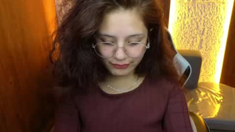 Snapshot of velvet_moon_v chatting on June 30, 3:07 am velvet_moon_v online show from June 30, 3:07 am