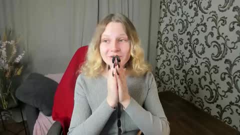 velvet_peach_ online show from November 29, 10:18 am