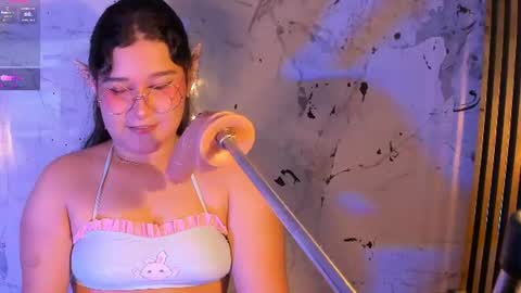 Snapshot of velvet_rosee_ chatting on July 12, 12:51 pm velvet_rosee_ online show from July 12, 12:51 pm
