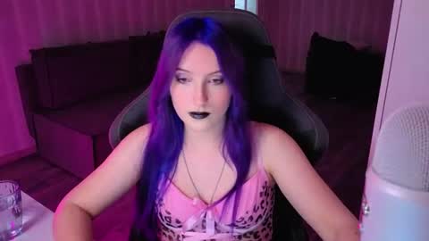 Violet online show from July 22, 9:34 am