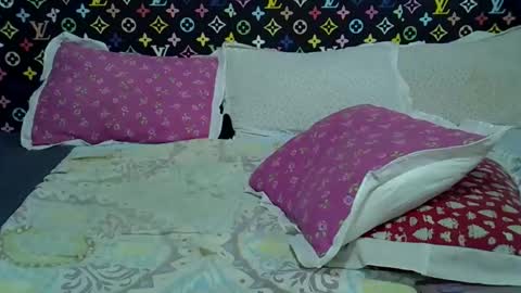 velvet online show from December 16, 4:50 am