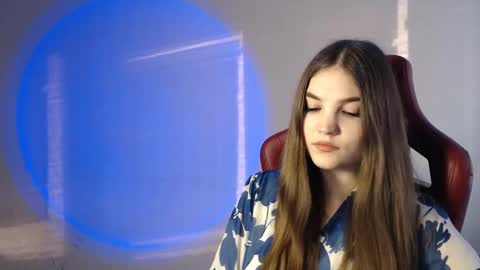 velveta_kiss online show from February 24, 2:37 pm