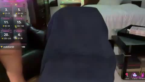 Snapshot of velvetbarbie chatting on June 29, 7:25 pm VelvetBarbie online show from June 29, 7:25 pm