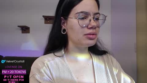 Snapshot of velvetcrystal chatting on November 8, 4:12 am Crystal PVT OPEN online show from November 8, 4:12 am
