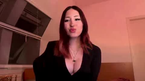 Snapshot of velvetfizz chatting on June 1, 9:16 pm Sophie online show from June 1, 9:16 pm
