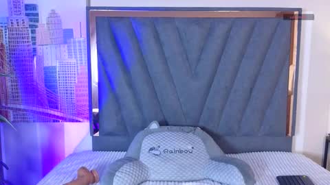 velvetfox_ online show from March 4, 9:54 pm
