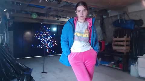 Snapshot of velvetmoon123 chatting on December 5, 12:47 pm velvetmoon123 online show from December 5, 12:47 pm