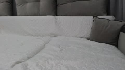 velvetmoon123 online show from April 24, 6:32 pm