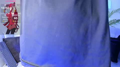 Snapshot of velvetnoir__ chatting on July 1, 11:34 am online show from July 1, 11:34 am