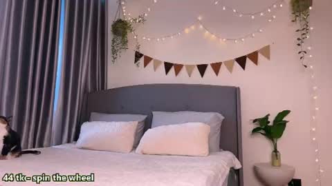 velvetsirenn online show from June 21, 8:06 am