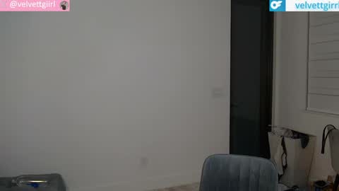 Snapshot of velvettgirl chatting on June 9, 7:42 am VelvetTGirl online show from June 9, 7:42 am