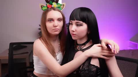 Snapshot of velvetvalkyries chatting on December 22, 1:55 pm CLEOshort hair TIna long hair online show from December 22, 1:55 pm