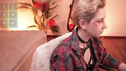 Snapshot of velvetvalkyries chatting on February 8, 3:00 pm CLEOshort hair TIna long hair online show from February 8, 3:00 pm