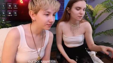 Snapshot of velvetvalkyries chatting on February 26, 2:36 pm CLEOshort hair TIna long hair online show from February 26, 2:36 pm